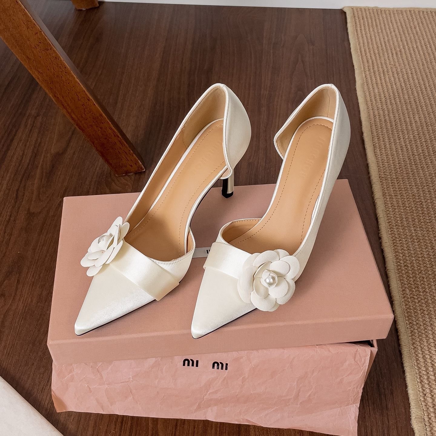Sepatu Stiletto Satin Berujung - Women Formal Wear On Sale ulasan dan harga