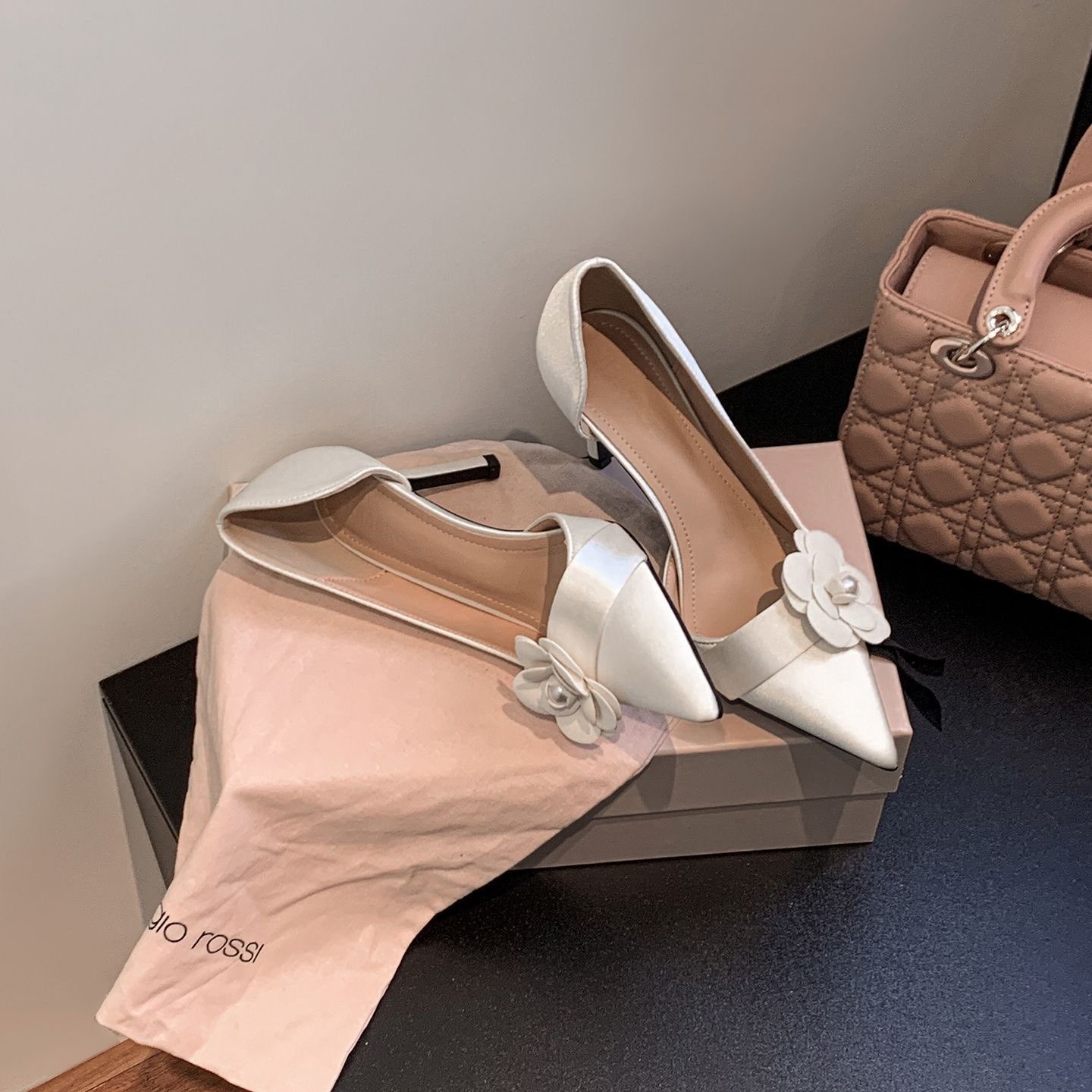 Sepatu Stiletto Satin Berujung - Women Formal Wear On Sale ulasan dan harga